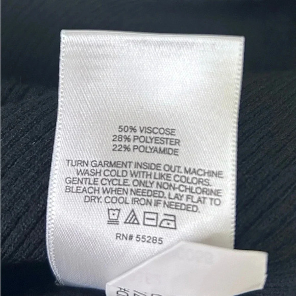 🖤”Express” NWT Black Short w/ Ruffled Cap Sleeve Sweater Size M🖤 - Picture 10 of 10